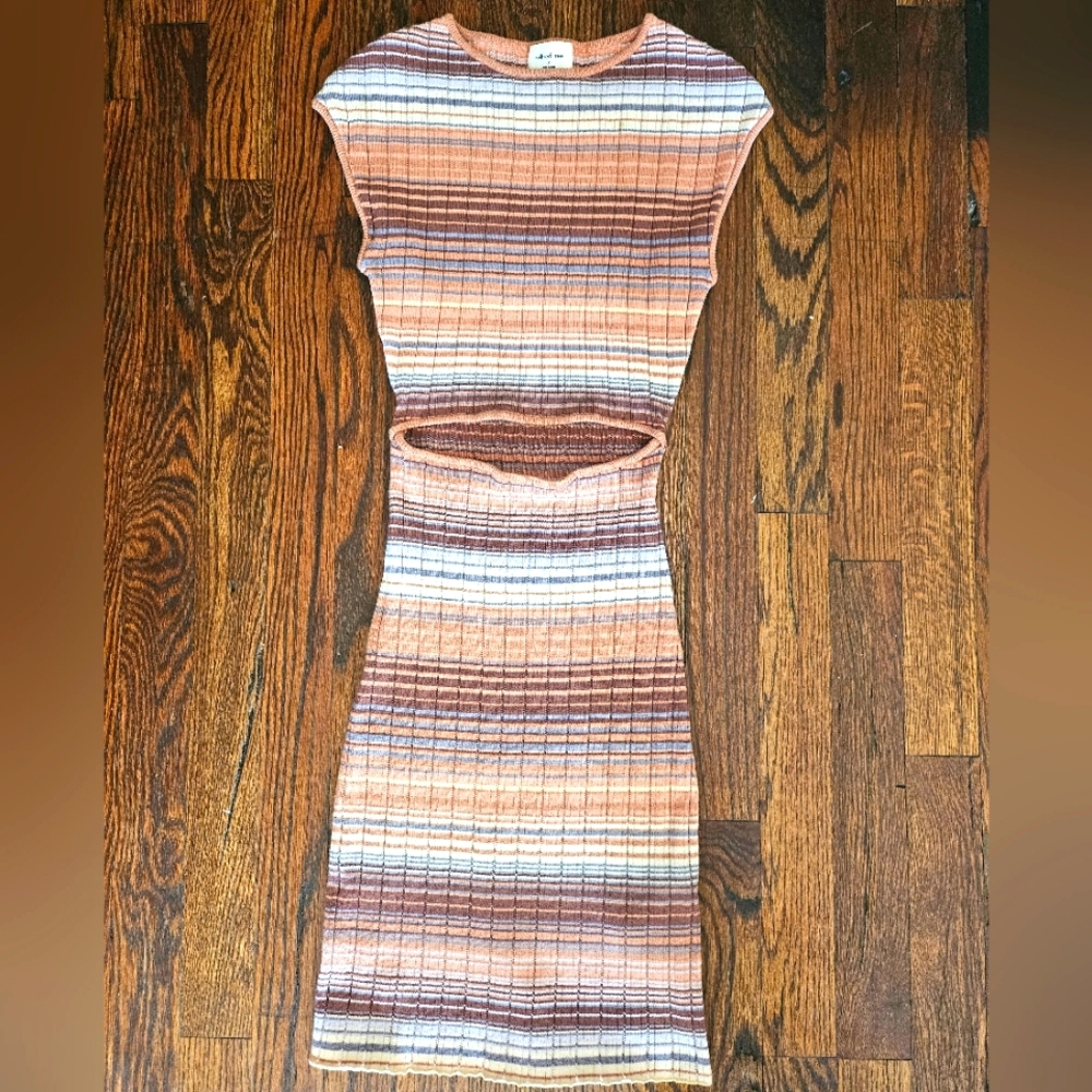 **SOLD** Wilfred Free Bodycon Dress Size XS